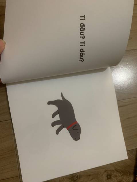 con mình đặc biệt thích sách bên này, cứ líu lo đọc theo mẹ suốt