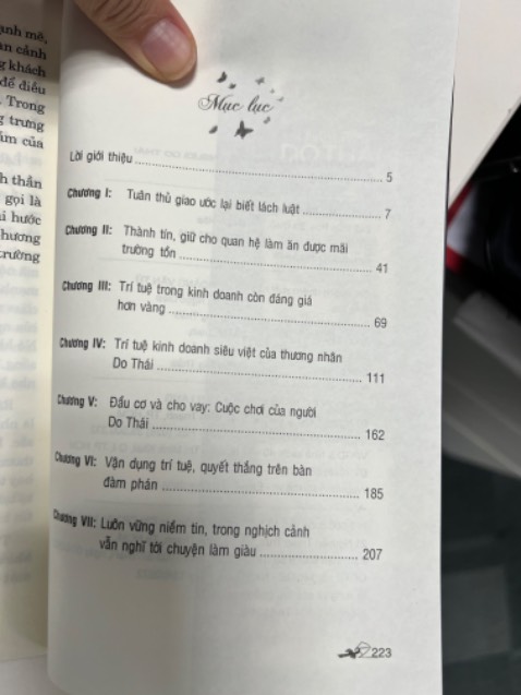 Sách đẹp, giao hàng siêu tốc chỉ trong 3 tiếng!