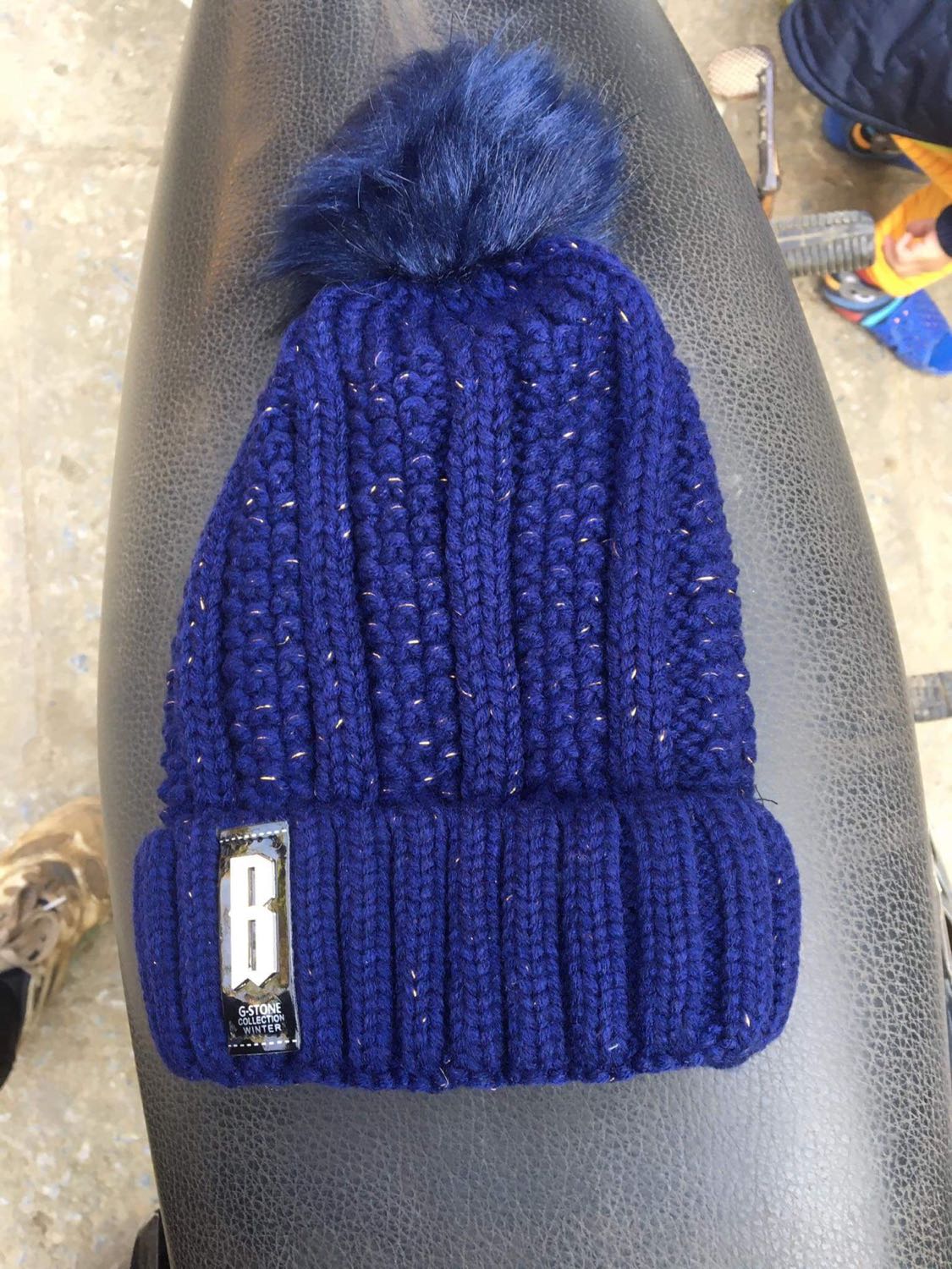 Mua màu nâu mà lại giao màu xanh..sai sản phẩm