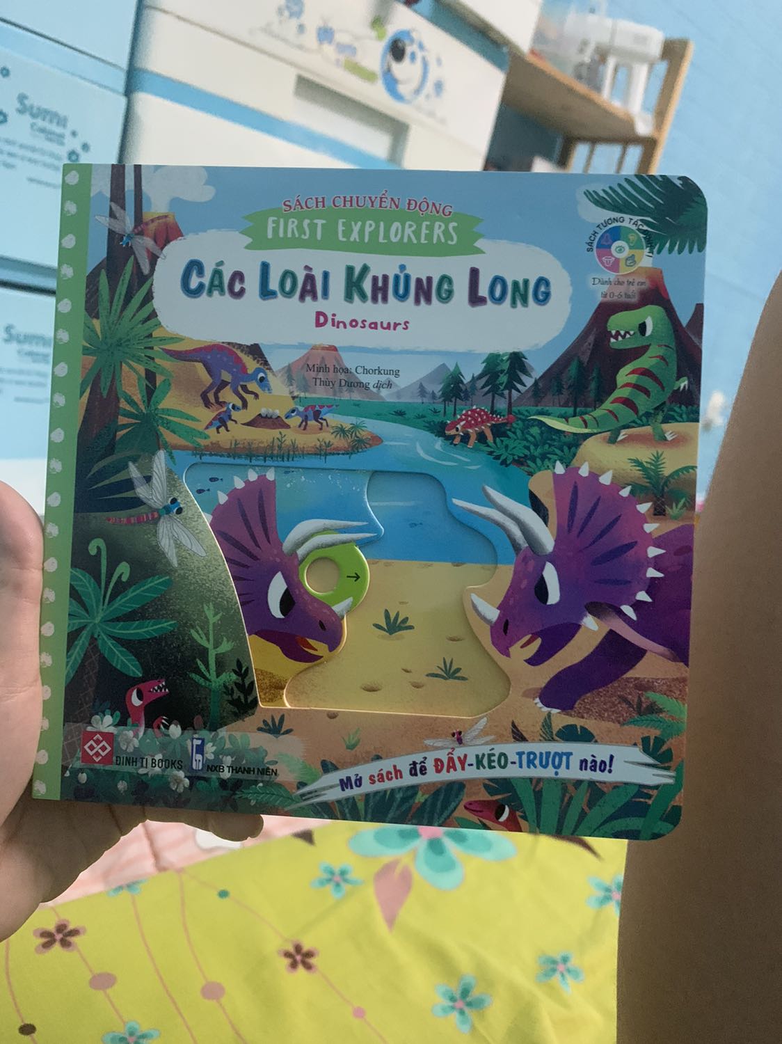 Sách rất đẹp, con mình nó mê mẩn ôm cả ngày