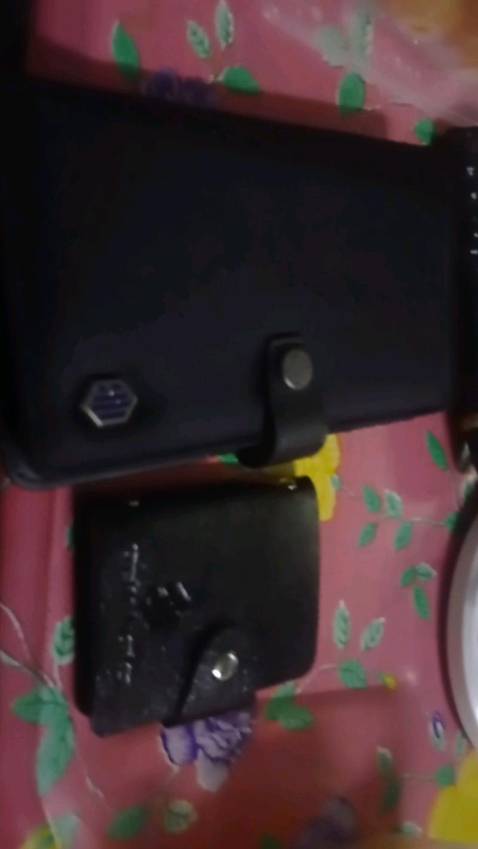 Mẫu đẹp như hình, sờ vào khá thích, shop đóng gói kỹ. có cả thiệp chúc mừng năm mới nữa. sẽ quay lại.