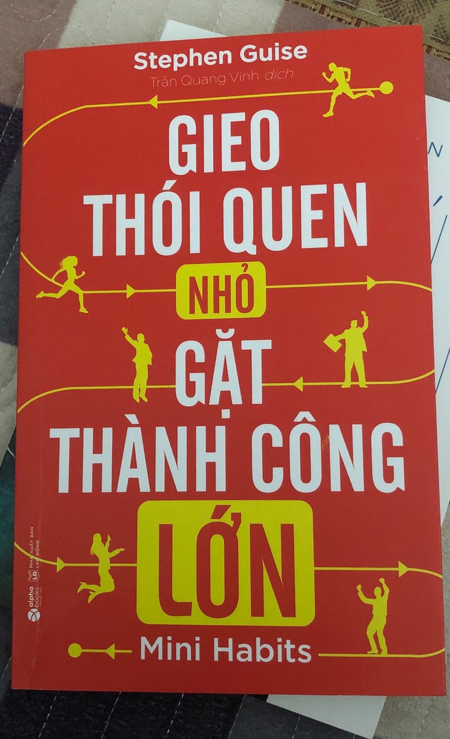 Sách được vận chuyển nhanh, đẹp, mình đang đọc dở nên không đánh giá toàn diện được nhưng sách đáng đọc nhé. Thú vị!