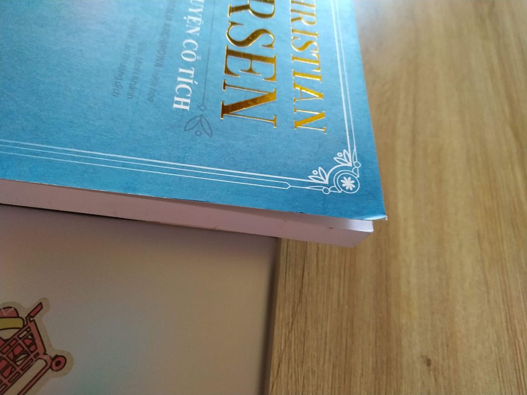 hơi quăn góc bìa và bụi khủng khiếp nên mất 1 sao