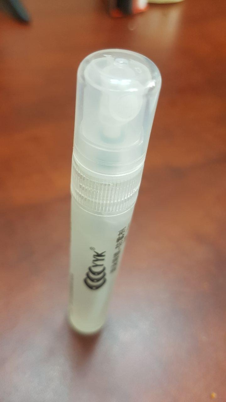 CÁI NÀY thấy anh em đi bơi khuyên dùng nên mua thử, thấy sử dụng ok , các bạn nên dùng xịt ít vào mặt kính thôi , để cho nó kho tự nhiên , làm trước khi bơi 2 tiếng cho nó khô hẳn là ok ,  xuống nước thì nhúng ướt và vẩy tí là được , dùng giảm sương mù rõ rệt , không cay mắt