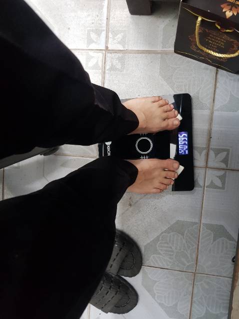 Cân cũng tương đối chính xác đó. Cài đặt app thì xem đc cả những chỉ số khác kèm theo nhưng chắc cũng chỉ mang tính chất tham khảo. Cân nhìn hơi mỏng manh, hi vọng bền và sd được lâu dài