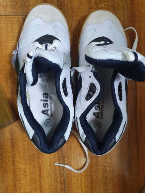 Hi Shop! Mình có đắt hàng Giầy Asia 38, khi nhận hàng thì ngoài vỏ thùng cũng ghi là Asia 38 nhưng thực tế hàng lại là Asia 37 ( mình đi không vừa, đề nghị đổi lại )