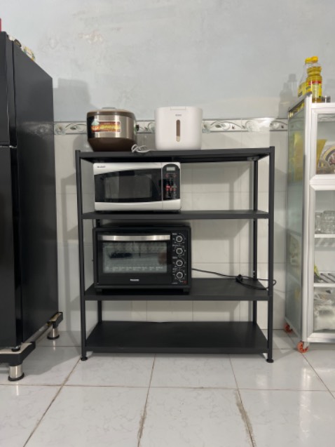 Kệ bị móp méo trong quá trình vận chuyển. Mình chỉ chụp 2 trong nhiều chỗ nặng.  Bị thiếu mất 1 con ốc làm khá khó chịu. Sao không cho dư thêm vài con cho chắc ăn. Về phần kệ thì cũng tạm, tiền nào của đó