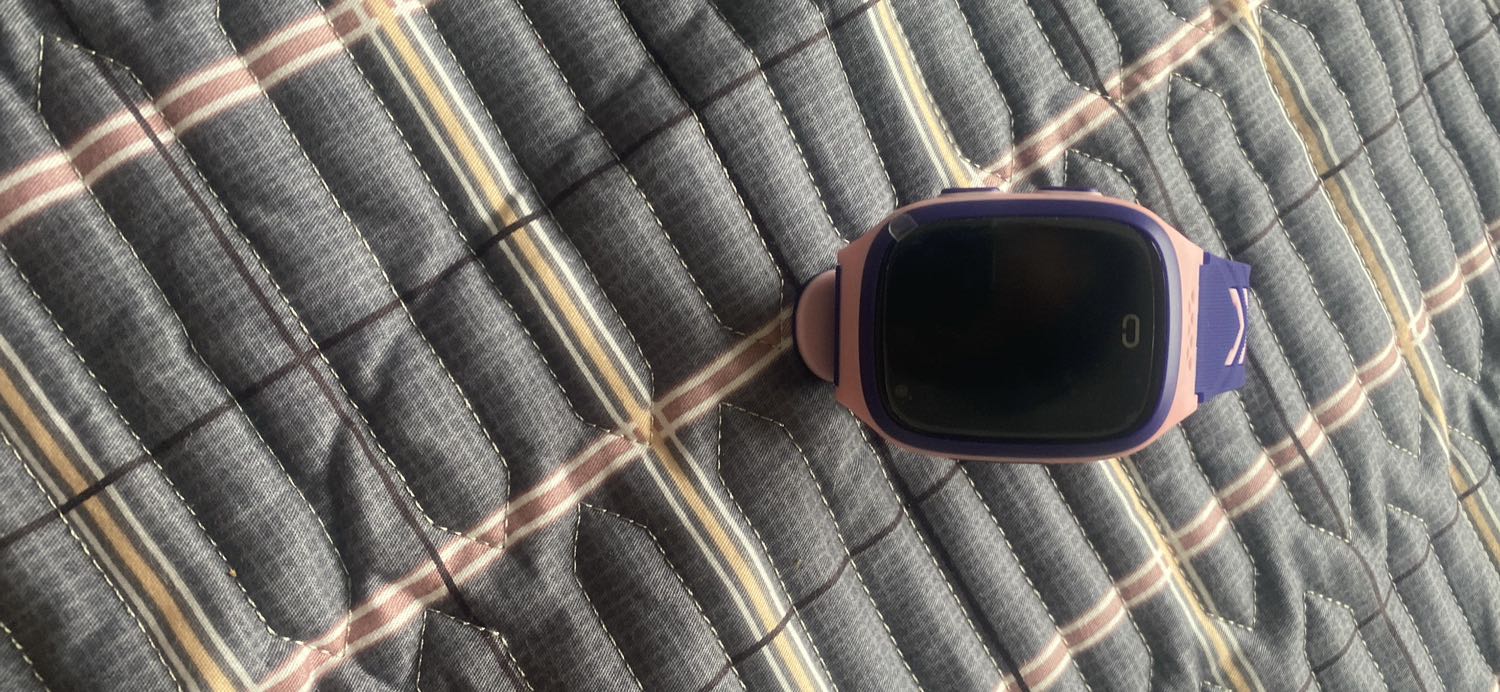 nghe gọi rõ ràng, định vị ko chính xác lắm (80% so kỳ vọng), kiẻu dáng khá đẹp
Nc chất lượng phù hợp với SP, rất tiện, nên sắm cho con