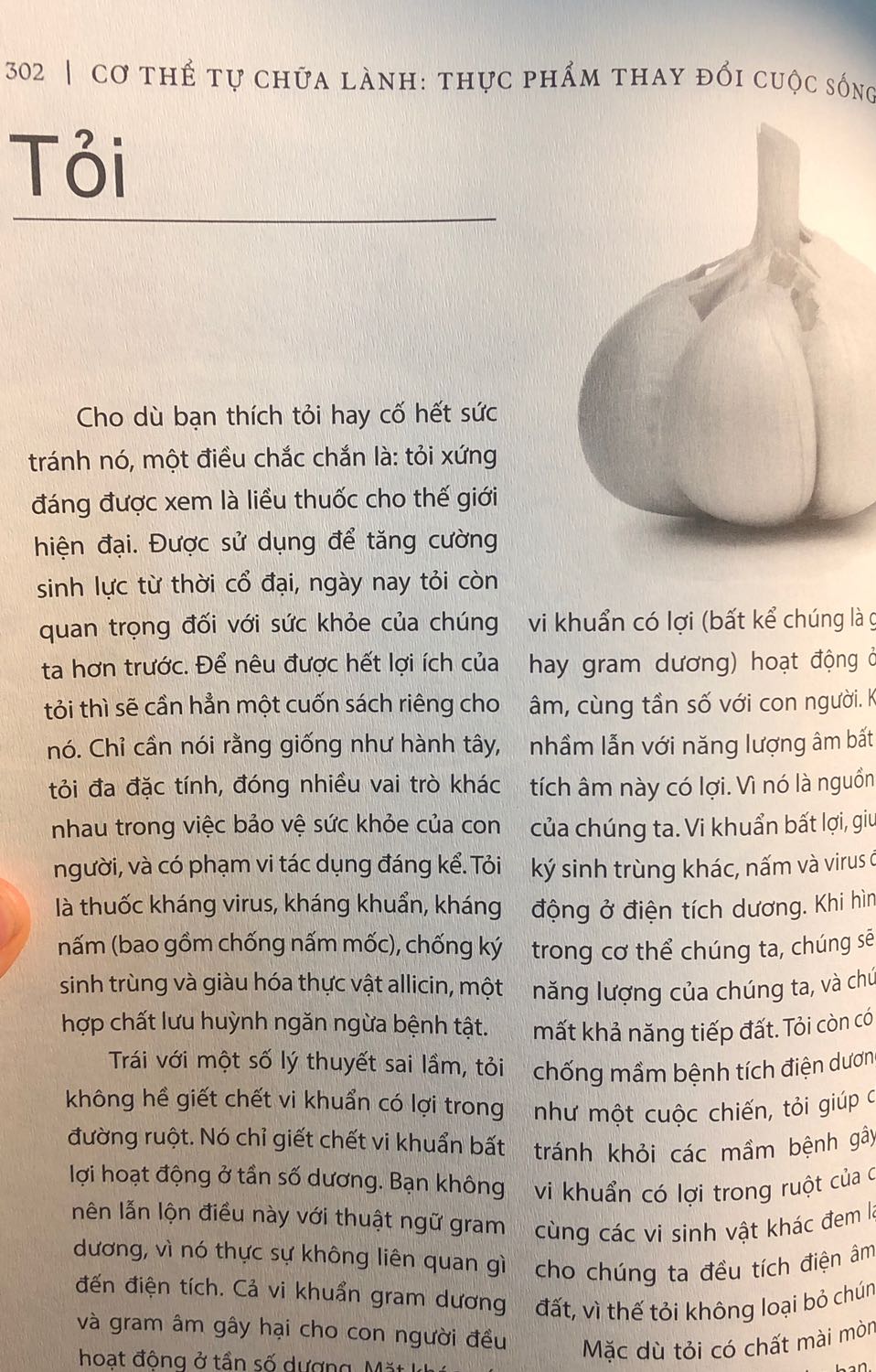Sách đẹp không bị quăn. Tiki giao hàng khá nhanh. Mình có một góp ý nhỏ là hộp bọc sách có thể nhỏ kích thước hơn một chút cho tiết kiệm và bảo vệ môi trường. Rất mong tiki có thể thu hồi và tái sử dụng những hộp carton này.