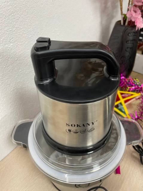 Cối to xay đc khá nhiều thịt 1 lúc, xay nhanh chóng, làm thịt xay tại nhà an toàn sạch sẽ rất yên tâm