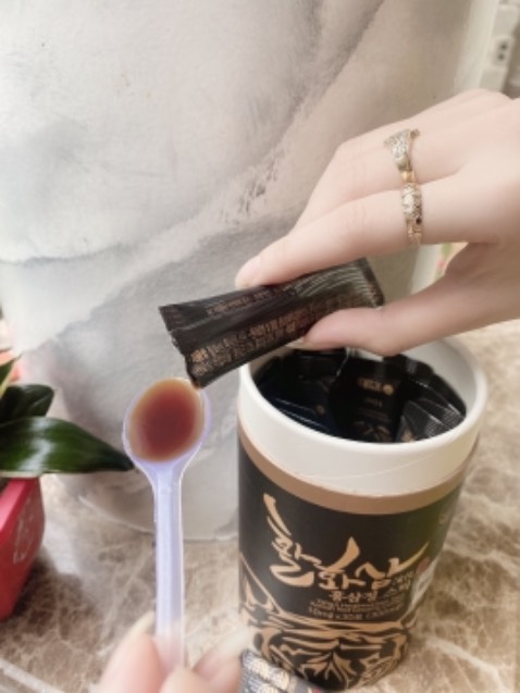 Dùng tiện cực í, mỗi khi đi đâu mình chỉ cần mang theo đủ số lượng mình cần là được. Dễ uống lắm nè . Cải thiện sức khoẻ rất tốt, mình bị mất ngủ nay ngủ ngon hơn , da dẻ cũng đẹp lên nữa hihi