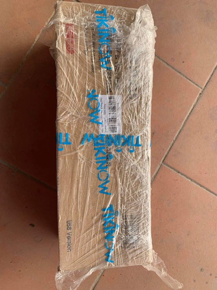 Wow hàng rất đẹp nè! Shop giao nhanh thật sự, mình thấy gọi nhận hàng mà ngỡ ngàng ha ha.
Đây là con máy hút bụi đầu tiên mình mua, lúc đầu thấy shop mới và thương hiệu cũng rất mới, nhưng thấy các sản phẩm shop đầu tư, mô tả sản phẩm rất là chi tiết cho khách hàng. Có cả hướng dẫn sử dụng chi tiết bla blo,.... nên tin tưởng mua ngayy! Đúng là rất đáng đồng tiền bát gạo huhu, máy có hơn 300k mà xịn xò vch men, có phải 4-5 đầu hút. Chắc hút nhoè cũng không dùng hết đầu hút mất ka ka
Rất cảm ơn shop đã tạo ra 1 máy hút bụi Damas xịn xò này, mong là sẽ nhiều bạn biết đến sản phẩm Damas mới mẻ này và sử dụng nó nhaaa!