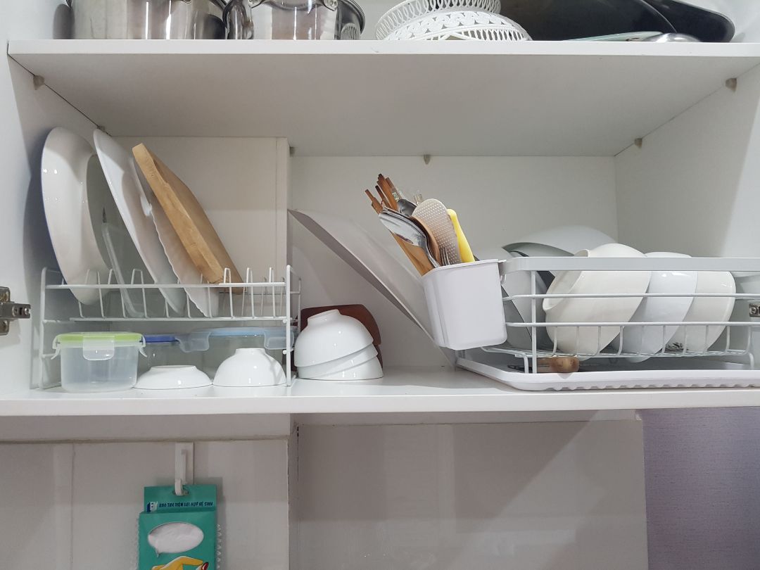 Đẹp và chắc chắn.
Mình tách ra làm 2 kệ để đựng được nhiều.