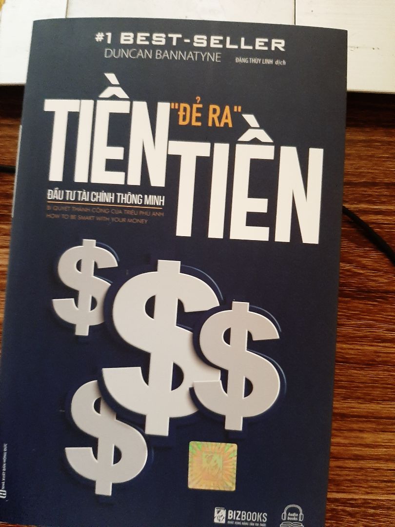 Cuốn sách hay đối với người chưa có thói quen Nghĩ về tiền một cách đúng đắn và thiết lập kế hoạch tài chính cho tương lai, đặc biệt là người trẻ hay có chi tiêu phung phí, không có kế hoạch và quý trọng đồng tiền. Tuy có một số loại hình tiền tệ và quy luật thu nhập chi tiêu chưa thật sự phù hợp tại nước ta. Nhưng người đọc sẽ hiểu thêm về lý thuyết tiền tệ, cách kiếm tiền, cách tiết kiệm tiền và đầu tư thông minh cho tương lai. Đúng như nội dung sách đã viết "Chìa khóa thông minh trong chuyện tiền nong không phải là kiếm nhiều tiền hơn mà là sử dụng chúng như thể nào".