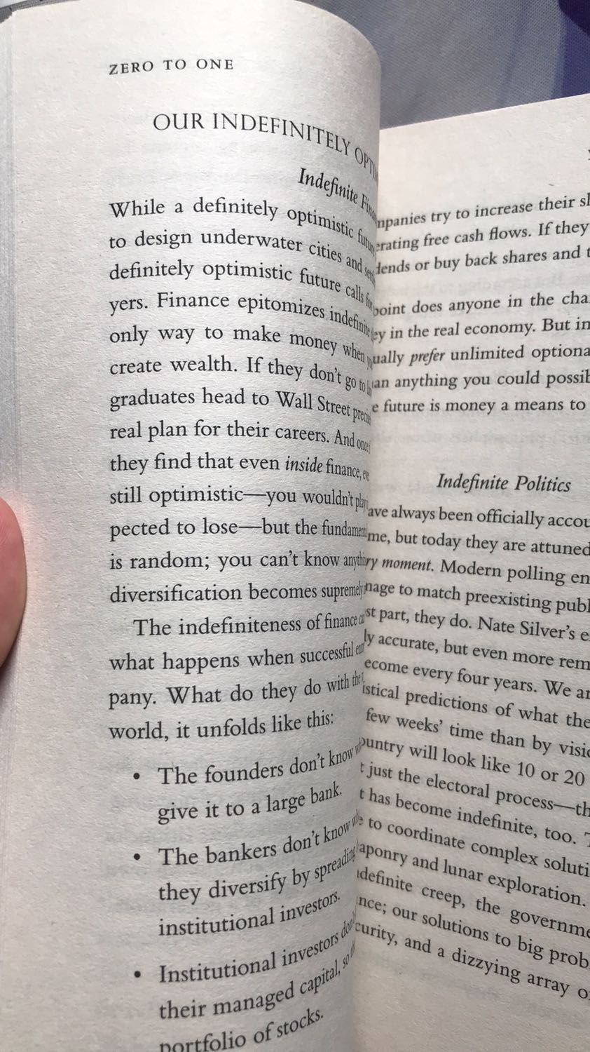 Sách hay, tuy nhiên giấy mỏng và k có bọc nên thấy k chắc chắn. Giấy ngả màu vàng nhiều, như sách cũ. Tuy nhiên bù lại phần nội dung hay nhé