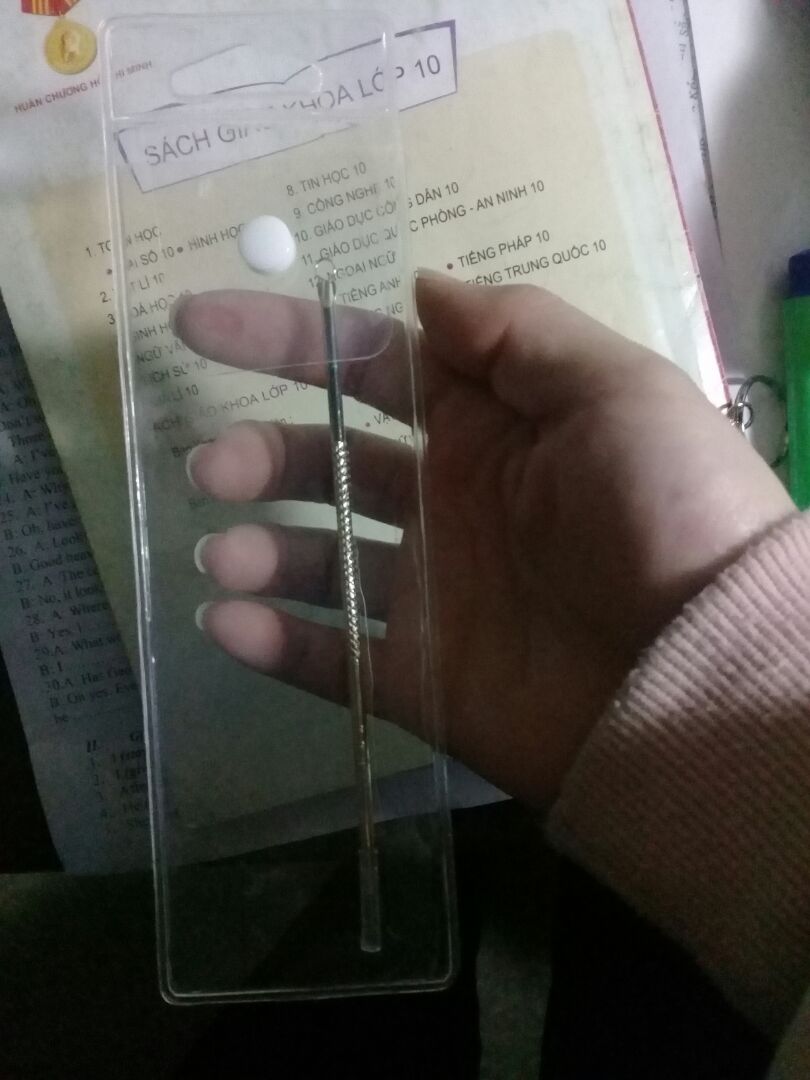 sản phẩm chắc chắn, đẹp , đúng nhưng hình ảnh, giá thành rẻ 
mình rất vui vì mua được sản phẩm trong đợt sale, sp có 2 đầu giúp nặn mụn dễ dàng
tiki làm việc rất tốt, shipper thân thiện giao hàng nhanh, chắc chắn sẽ mua nhiều đồ trên tiki