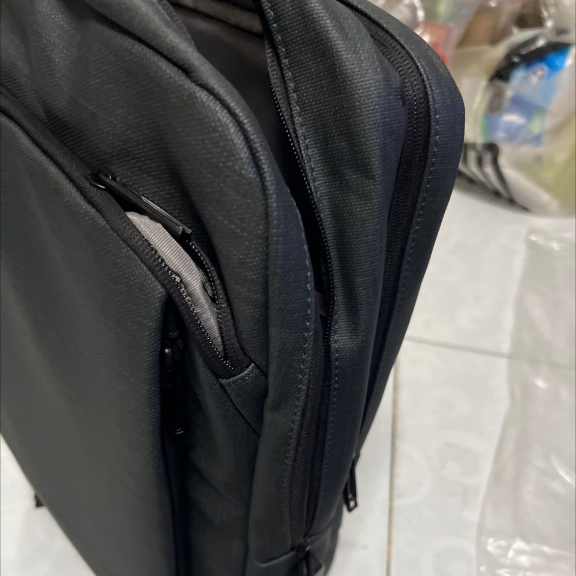 Hàng không đúng như hình, không thấy quai xách thứ 2