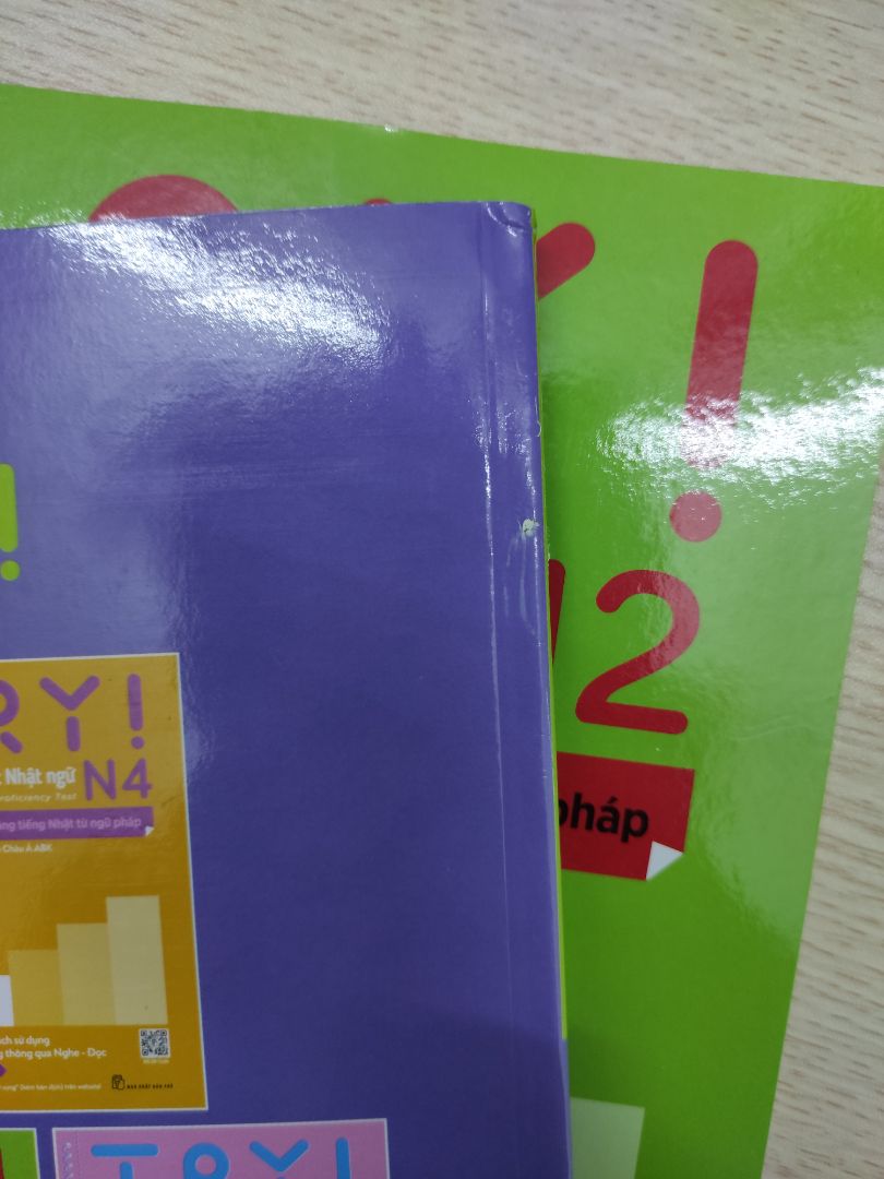 Sách giao nhanh nhưng gáy sách rất bẩn, bìa sau bị cong. In ấn dễ nhìn nhưng nếu sách in màu 1 chút thì sẽ tốt hơn Sách giao nhanh nhưng gáy sách rất bẩn, bìa sau bị cong. In ấn dễ nhìn nhưng nếu sách in màu 1 chút thì sẽ tốt hơn
