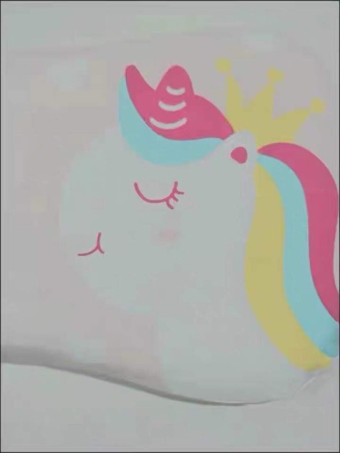 Gối đẹp êm mềm còn có lỗ thoáng khí rất ok! Mk ưng lắm vận chuyển nhanh nữa xứng đáng 5*