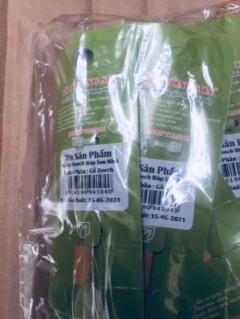 Vừa giao không đúng loại vừa thiếu hàng. 
* Đặt hàng: 5cái/hộp x2. Giao hàng loại rời, nhỏ, mỏng hơn, chỉ có 9 cái. Tôi chụp so sánh 2 loại (đã mua xài thử, nay đặt thêm mà giao như vầy)
* Cùng đơn, tôi đặt kẹp gỗ loại K1A giao K5. Phiền lòng.