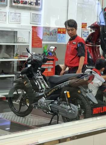 Xe mới 100%. Nhân viên Yamaha Town LTĐ CN5 nhiệt tình và vui vẻ. Hỗ trợ mình đăng ký trả góp 0% qua thẻ tín dụng rất tận tâm. Cảm ơn Anh Chị bán hàng &kỹ thuật nha.