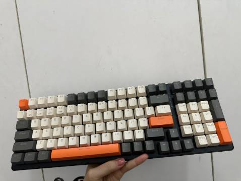 Bàn phím cơ k6 màu sắc đẹp, kết nối bluetooth nhanh chóng, tiện lợi, đáng tiền. Sẽ ủng hộ shop làn sau ạ