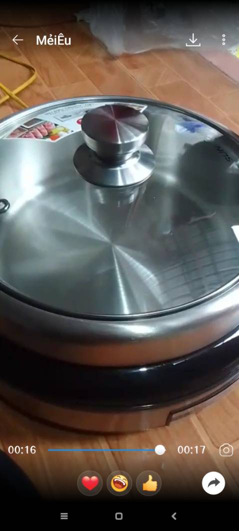 Mình mua tặng mẹ. Mẹ khen nồi rất đẹp, dễ sử dụng. Bên trong chắc chắn. Quan trọng là nồi to, dung tích thực. Vừa 5 người ăn. Lúc đầu mẹ không biết cắm điện vô nó xì khói mẹ sợ. Sau đó anh giao hàng hướng dẫn nên mẹ biết nấu rồi. Cảm ơn shop. Cảm ơn tiki.