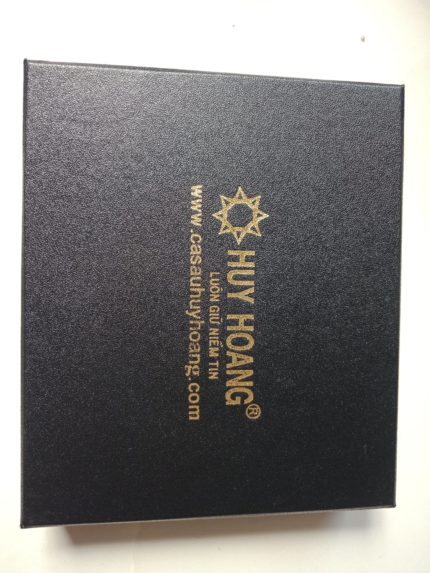 Ví nam da bò mềm mại rất tốt mình rất thích... Yên tâm khi sử dụng sản phẩm Huy Hoàng vì là da thật và chế độ bảo hành tốt