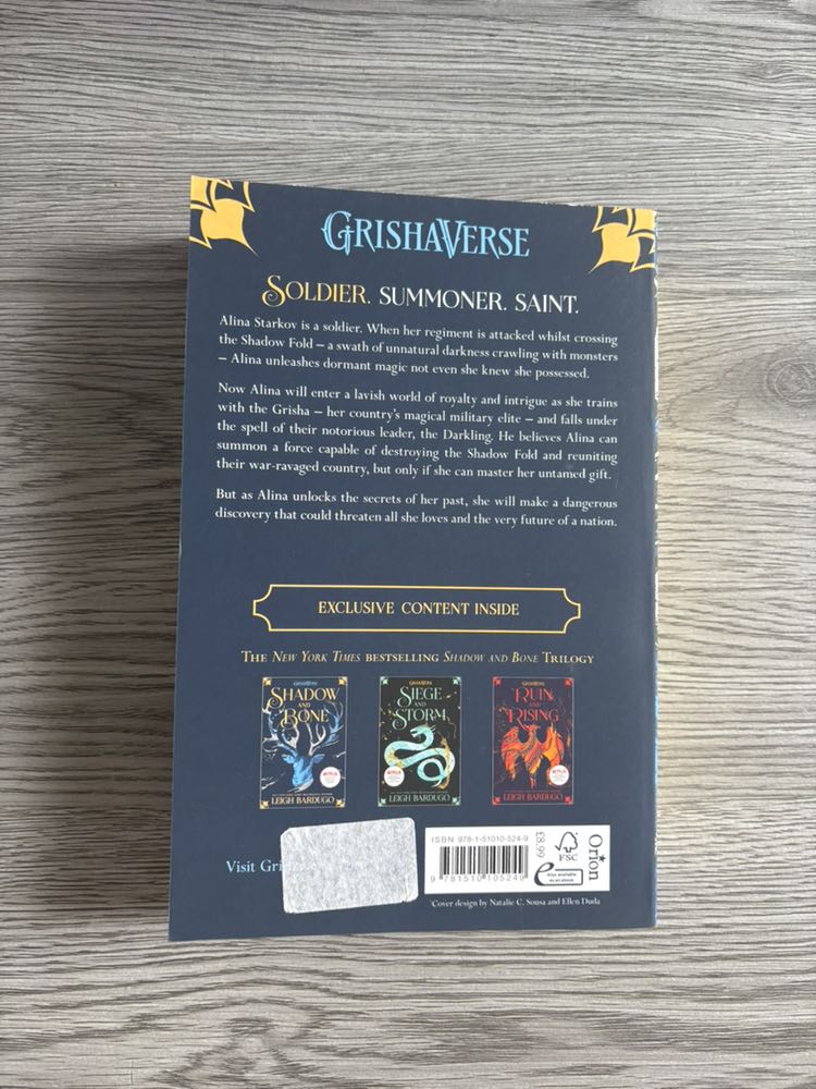 Mua cỡ 200 hoi :v chất lượng bìa okey mà spine UK hơi cứng. Mua cỡ 200 hoi :v chất lượng bìa okey mà spine UK hơi cứng.