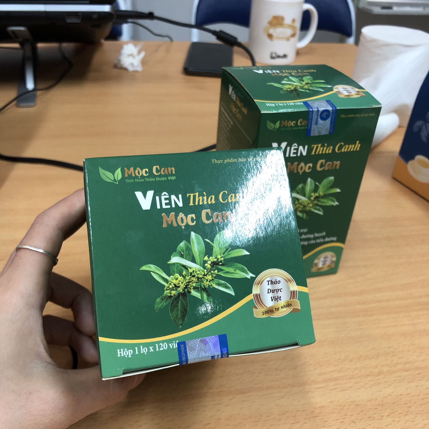 dây thìa canh ở đây thấy đảm bảo chất lượng hơn so với những chỗ khác, viên uống  rất tiện, uống vào khỏe người ra đườn huyết cũng giảm,k thấy đi tiểu nhiều như trước