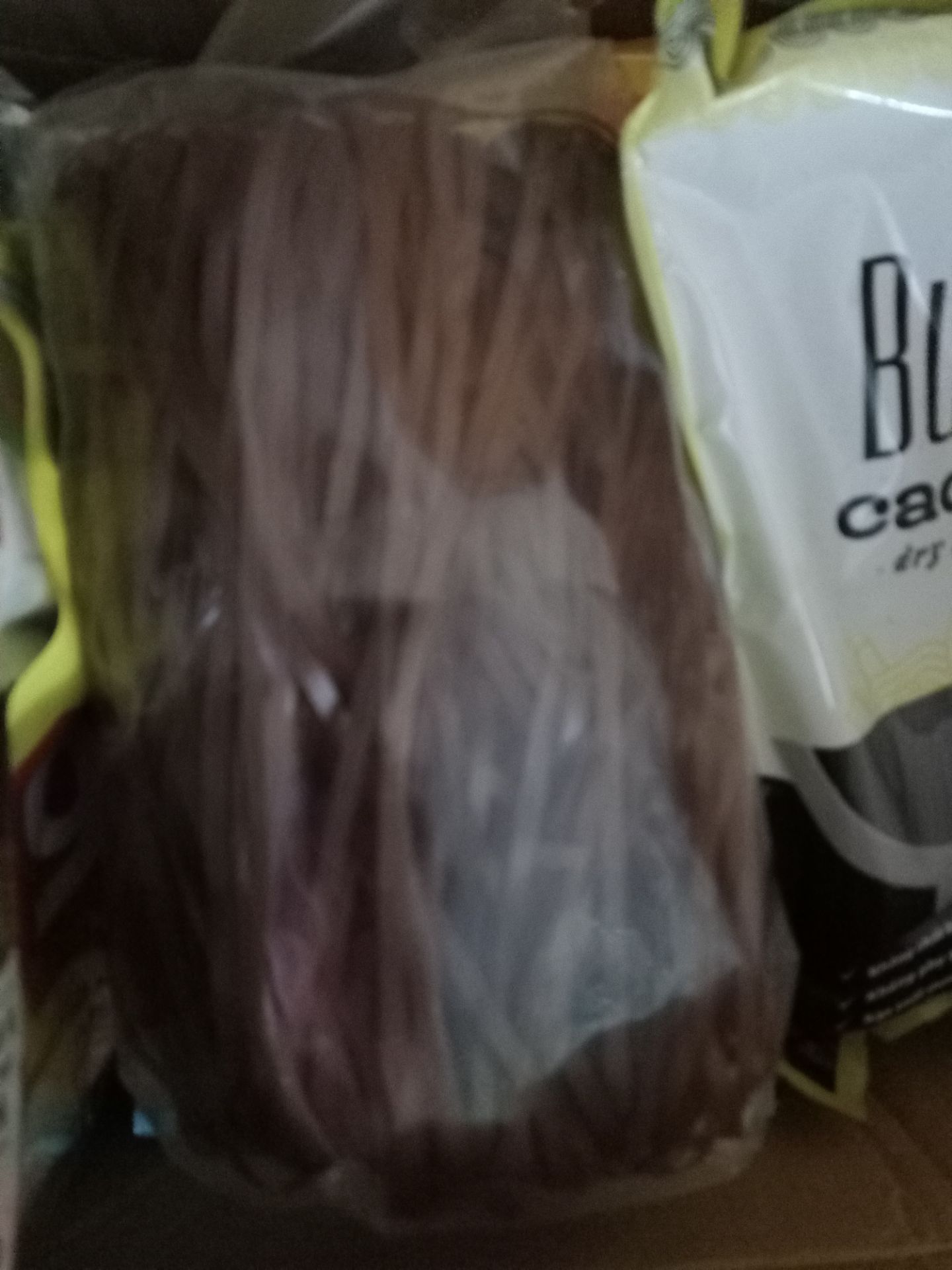 bọc cẩn thận, nhưng không hề có thông tin xuất xứ hạn sử dụng... bánh k thấy bị ỉu hay mốc