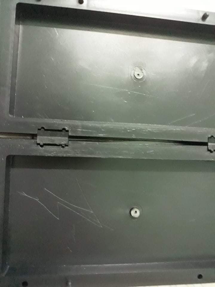 Sản phẩm bị chày xước, không có chữ số trên bàn cờ, không giống như mô tả. Mua của shop Tiến Đạt và rất thất vọng. Chỉ vì tiếc 1k mà giờ như vậy. Mong Tiki xem xét lại