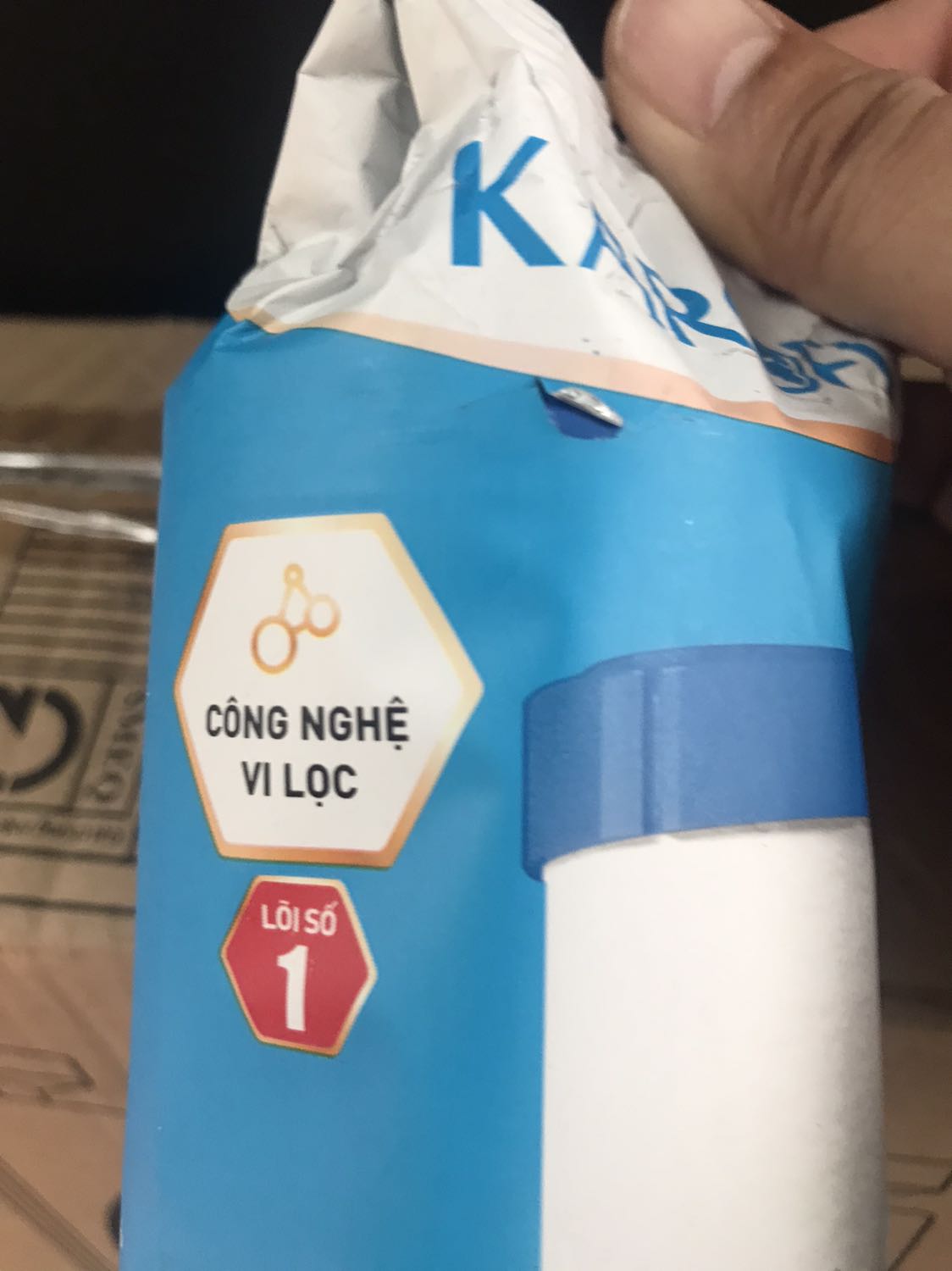 Giao nhầm,đổi lại rồi nhưng đóng gói kém làm thủng bao bì!Nói chung bán hàng kém!Không hiểu sao họ không cho mình đánh giá sao mà tự mặc định 5sao?