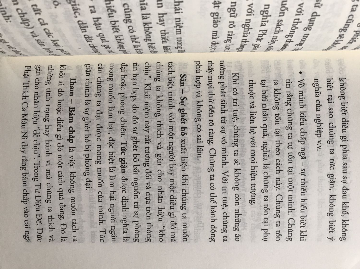 Sách cực kì hay. Theo quan điểm tác giả, mọi hành động đều từ tâm, thuận tự nhiên nhưng có điều chỉnh khéo léo. Sách mang triết lý nhân sinh đạo phật đưa ra các cách thức dạy con dễ hiểu, thực tế dễ áp dụng. Qua đó bản thân cha mẹ cũng nhìn lại mình và học hỏi thêm nhiều điều.