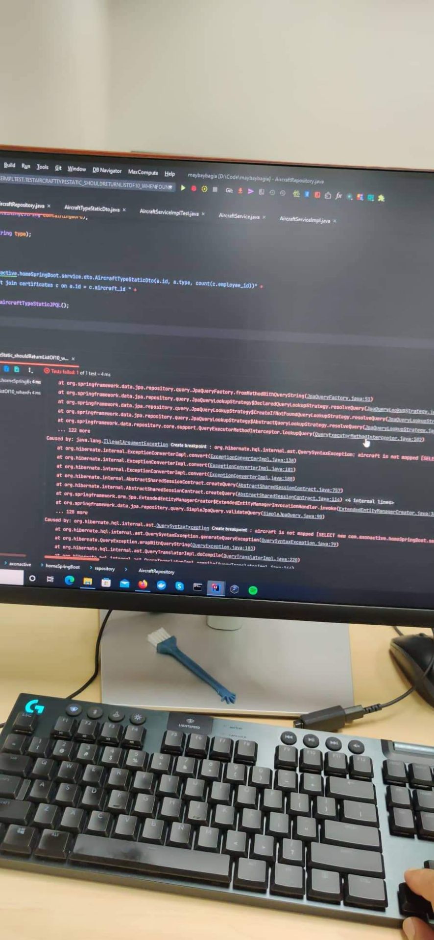 bàn phím tốt, đầy đủ phụ kiện, bảo bành chính hãng, đã mua của nhà bán nhiều món và chưa bao giờ thất vọng.