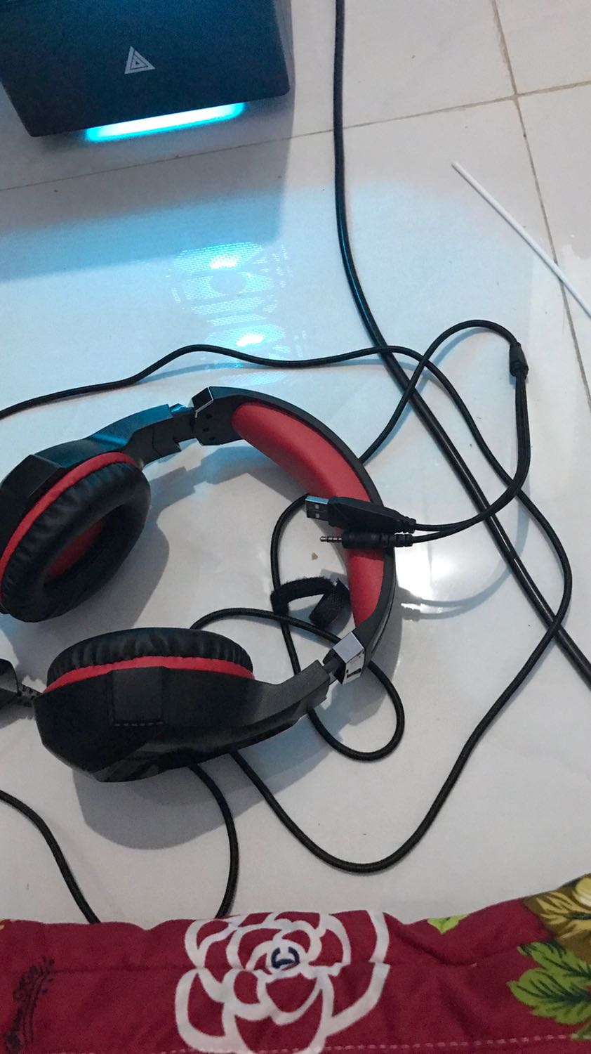 Bạn ơi minh. Mua về sao chỉ 1 đầu rất vậy bạn thường nó có 2 Đầu rất một là nghe Hai Là Nói chuyện sao  chỉ gửi về cho Mình một đầu rắt  một bênh là sao bạn