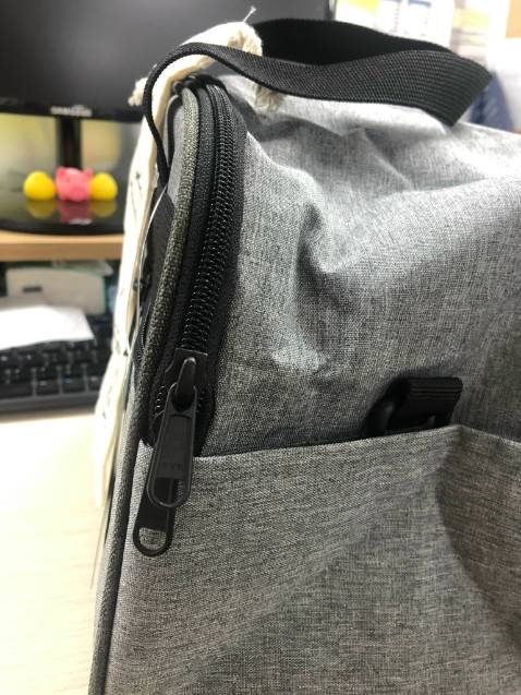 Hàng giao cực nhanh,túi nhiều ngăn tiện mang nhiều thứ khi đi làm,giá hợp lí,hi.