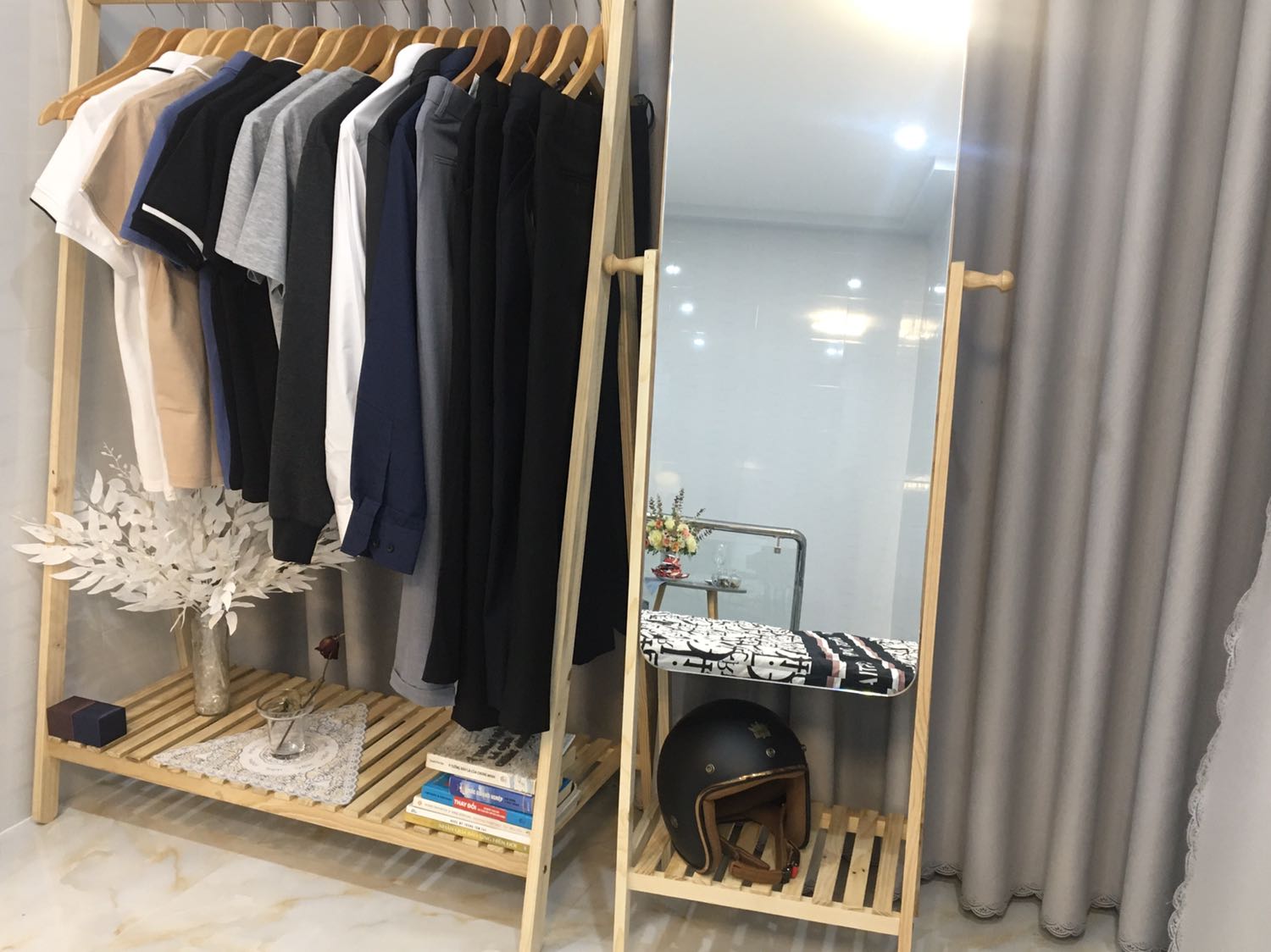 cung dep, lan dau tien thay non dep, ôm đầu cung dep, lan dau tien thay non dep, ôm đầu