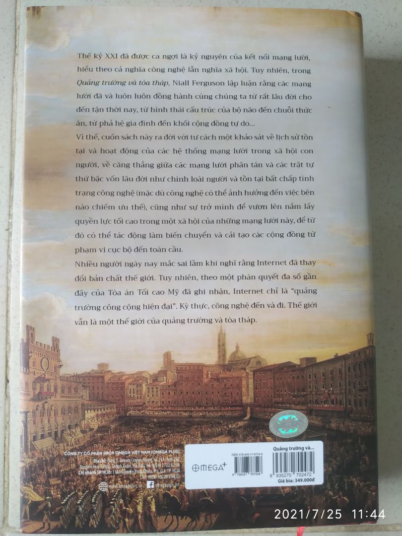 " ....Nhiều người ngày nay mắc sai lầm khi nghĩ rằng internet đã thay đổi bản chất thế giới. Tuy nhiên, theo một phán quyết đa số gần đây của toà án tối cao Mỹ đã ghi nhận, internet chỉ là " quảng trường công cộng hiện đại ".Kỳ thực, công nghệ đến và đi. Thế giới vẫn là một thế giới của quảng trường và toà tháp.