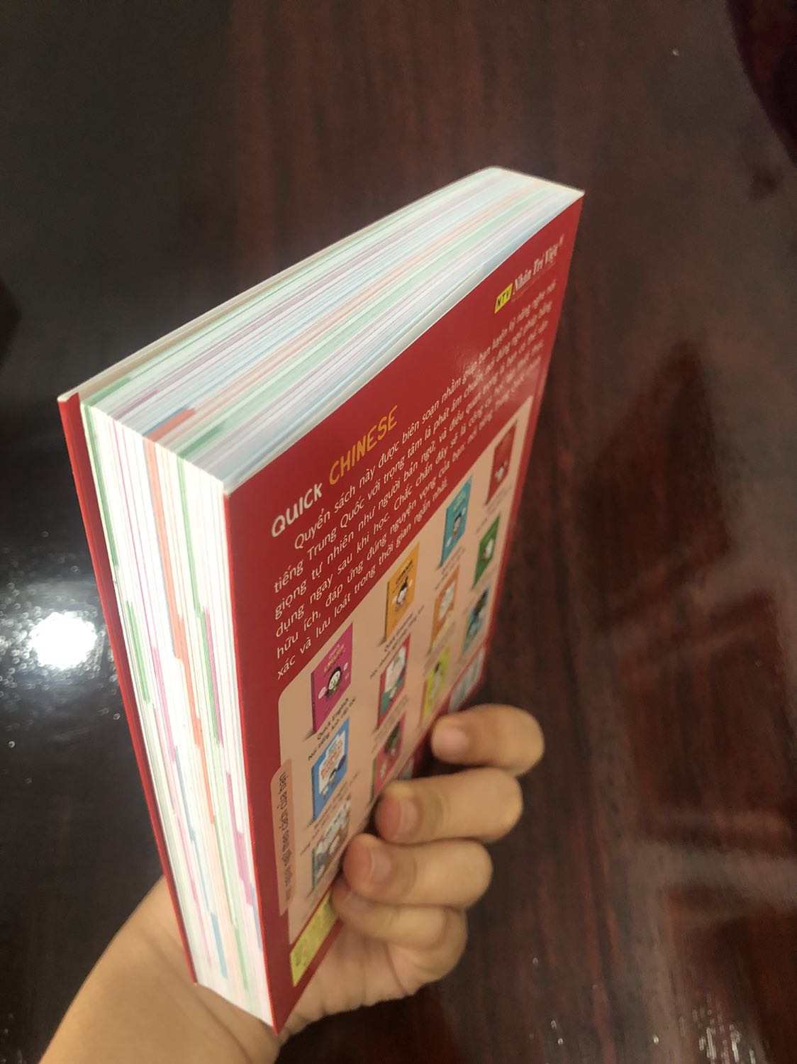 Tiki giao tốc độ ánh sáng ạ :)) Trưa hôm qua đặt hôm nay giao :>>
Chất lượng: sách mới, sạch sẽ, ko hư hại j hết
Rất cảm ơn tiki, mong tiki năm 2021 cũng làm ăn phát đạt nhé