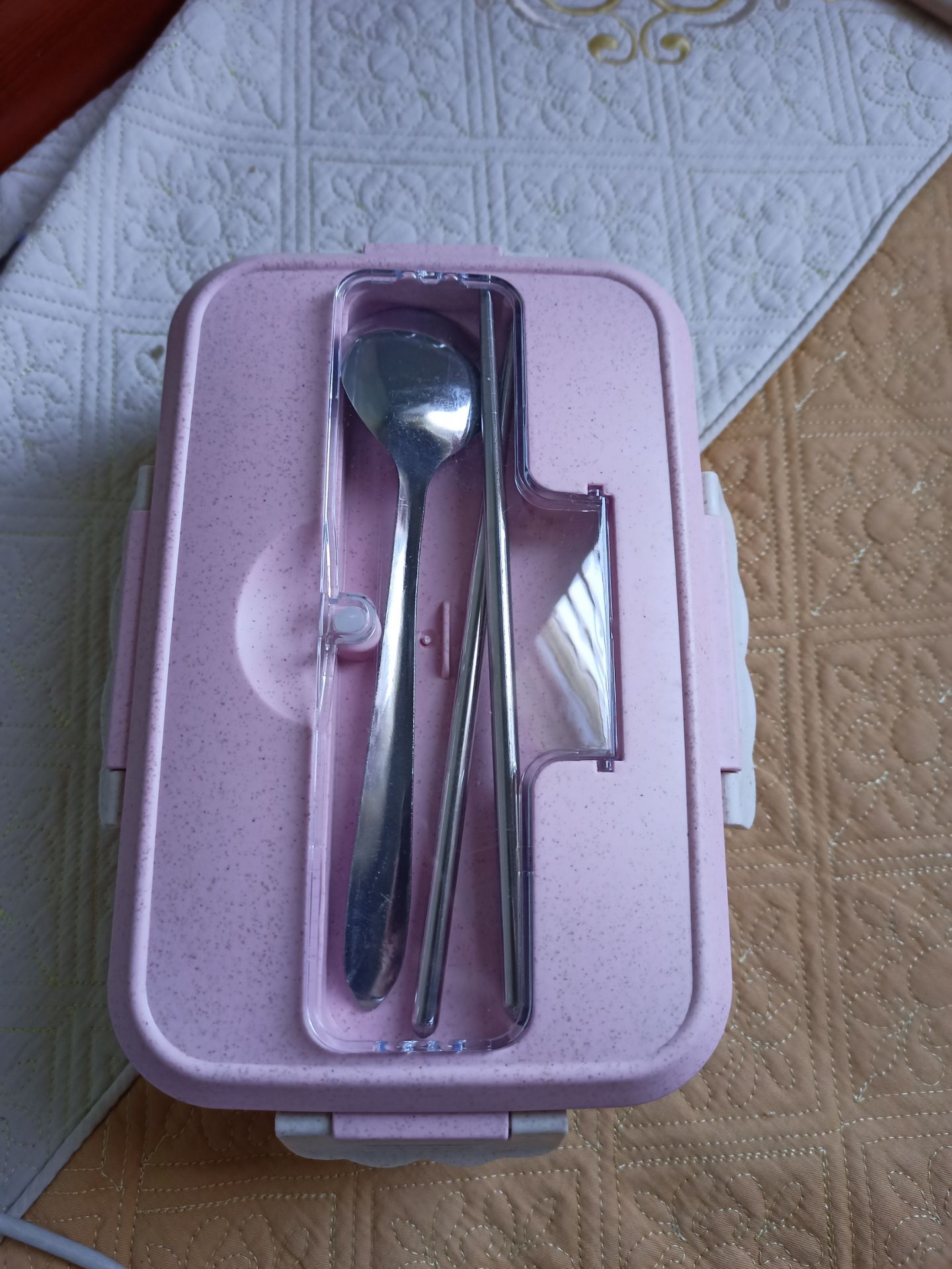 shop bọc hàng cực kì cẩn thận luôn í
cho vào hộp chống sốc giúp sản phẩm không bị vỡ hay gì cả
màu nhìn xinh quá trời
sẽ quay lại ủng hộ shop thêm