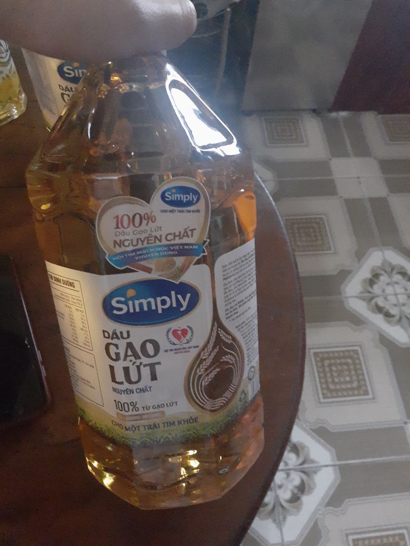 dầu simply , rất tin tưởng hãng này. dầu gạo lứt tốt cho tim mạch. mua được áp mã giảm giá và xu nên giá tốt. tiki giao hàng rất nhanh dù mình đặt về tỉnh.