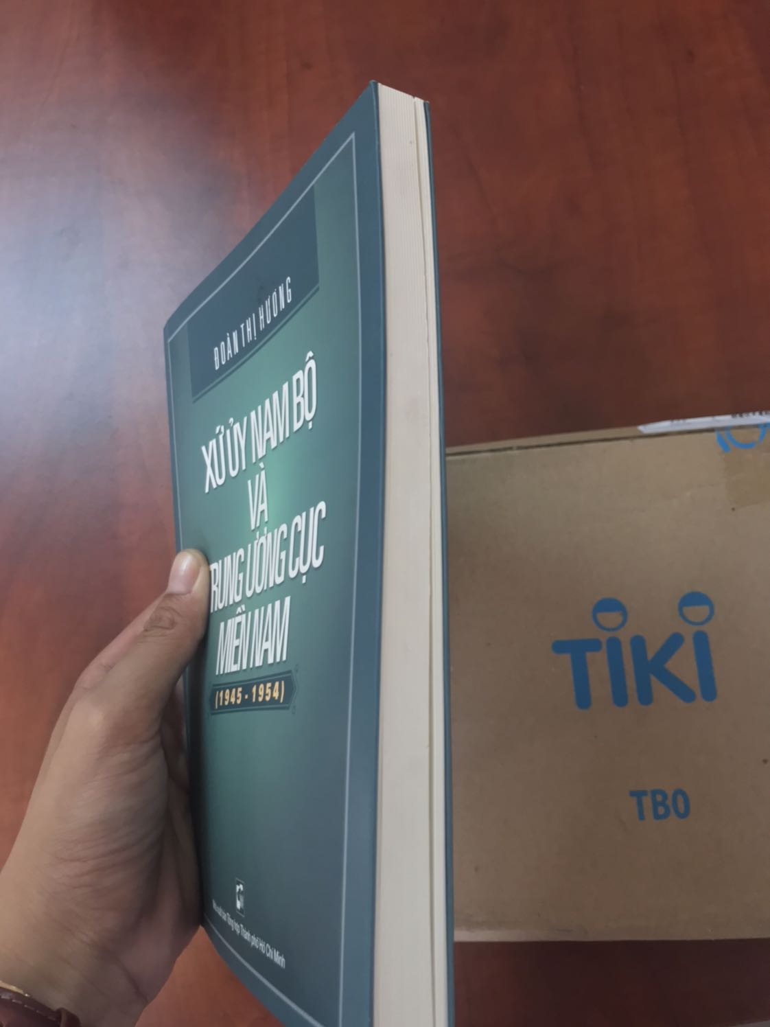 Tiki  bán sách cũ,  không bao bì....
Không hài lòng