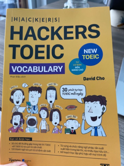Giao hàng siêu nhanh. Chiều qua mình đặt sáng nay đã nhận được luôn.
Shop đóng gói khá kĩ và chắc chắn.
Sách khá dày, trang giấy và mực in đều sắc nét. Bài học thiết kế khá thú vị. Giá rẻ hơn hẳn so với ShoppePhải chăng chúng ta bỏ quen TiKi quá lâu. Giờ mua sách  cứ qua TiKi mà mua nha các bạn😍😍