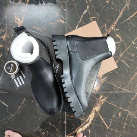 giày  đẹp lắm, cứ nghĩ rẻ như này thì giày bình thường lắm
ai ngờ chất ok lắm, đi êm, form chuẩn, với giá này mà đôi giày này là ok lắm rồi, 5 sao luônnnnnnnnnnnnnnnnnnn
sẽ ủng hộ tiếp ạ