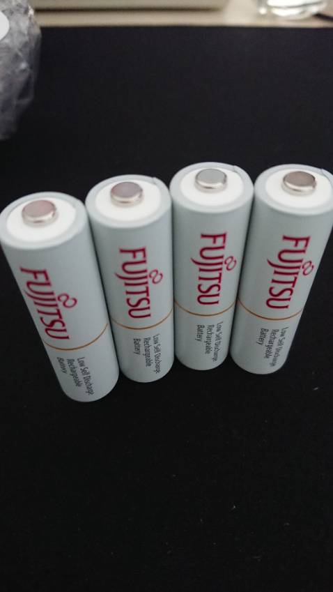 Pin chất lượng, nhìn vỉ và đầu pin là biết hàng thật. Pin sx từ năm 2020 còn nguyên seal nên có giá tốt.