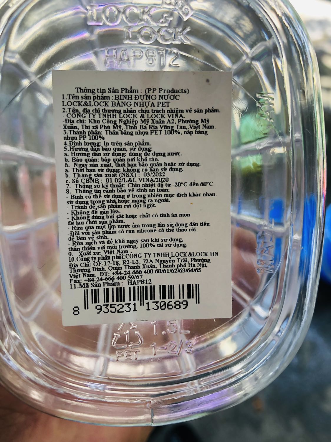 Tôi thấy tiếc tiền khi đã mua sản phẩm này.
Vì không nghĩ bình nó chỉ là pet1, đựng nước một chỗ thì được, mang đi lại cũng chẩy nước toe toét. Nói chung là không nên mua.