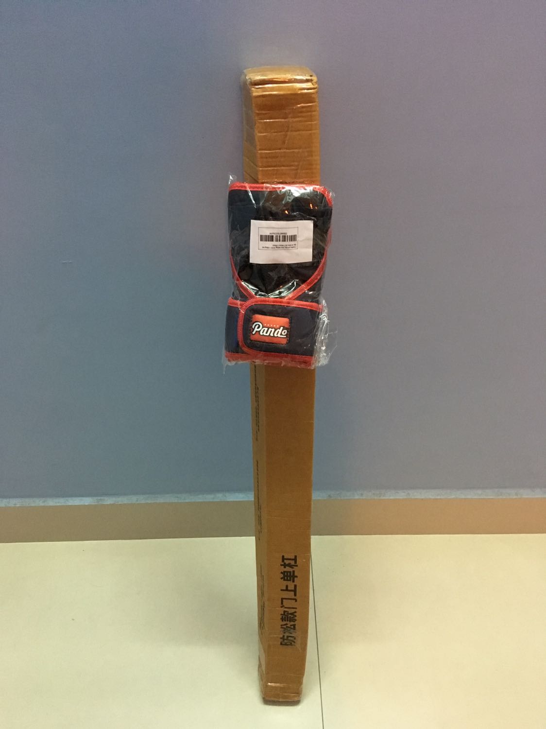 Tiki giao hàng nhanh, đóng gói cẩn thận. Xà chắc chắn, găng tay tốt.
(Y)