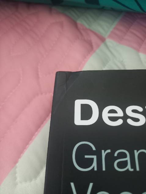 Chất lượng sách thì khỏi bàn rồi nhưng đóng gói sơ sài quá móp góc sách rồi
