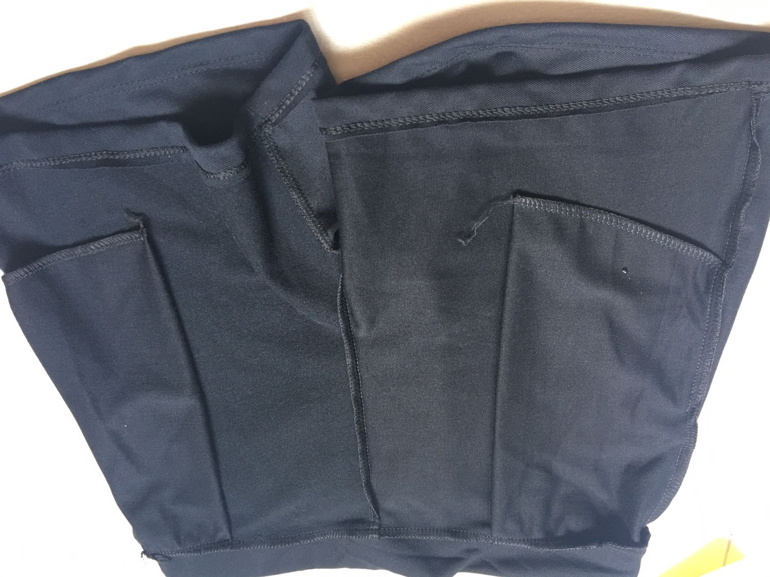 San phẩm rất tệ mình đặt size 4xl mà giao quan co tí xíu ah, ko co nhan mắc gì hết trên.. quan như của mấy bé gái nhỏ , mình mặc 1 chân cũng ko lọt nữa chứ đừng nói 2 chân..
Tôi ko hài lòng với sản phẩm, toi muốn trả lại. Đề nghị Tiki thu hồi lại sân phẩm và hoàn tiền lại cho tôi. Và mong Tiki nên chú ý hơn trong việc giao bán sản phẩm cho khách hàng. Đừng làm mất lòng tin của khách hàng bay lâu nay